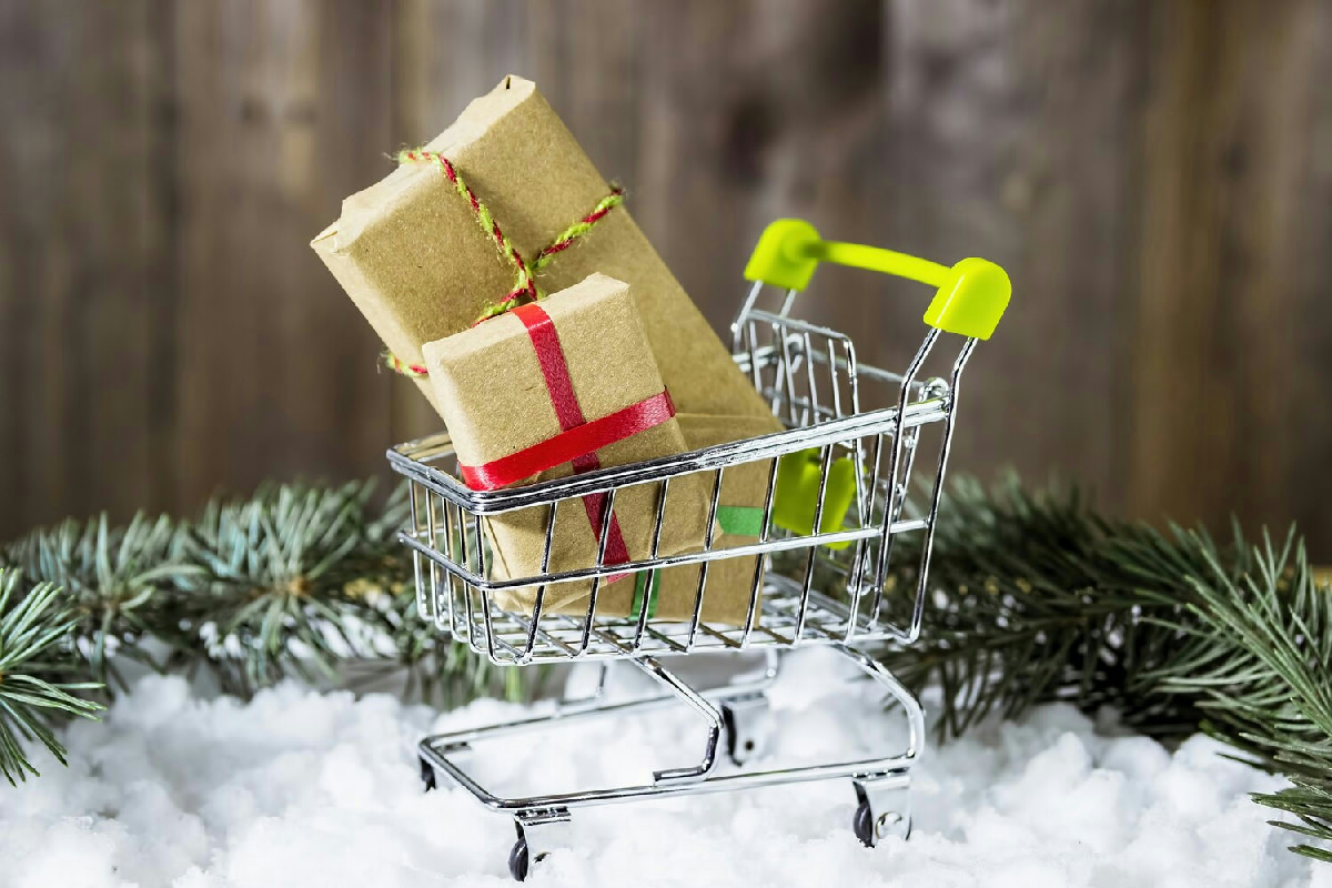 Quando evitare spese eccessive a Natale: consigli per gestire il budget senza rinunciare alla festa