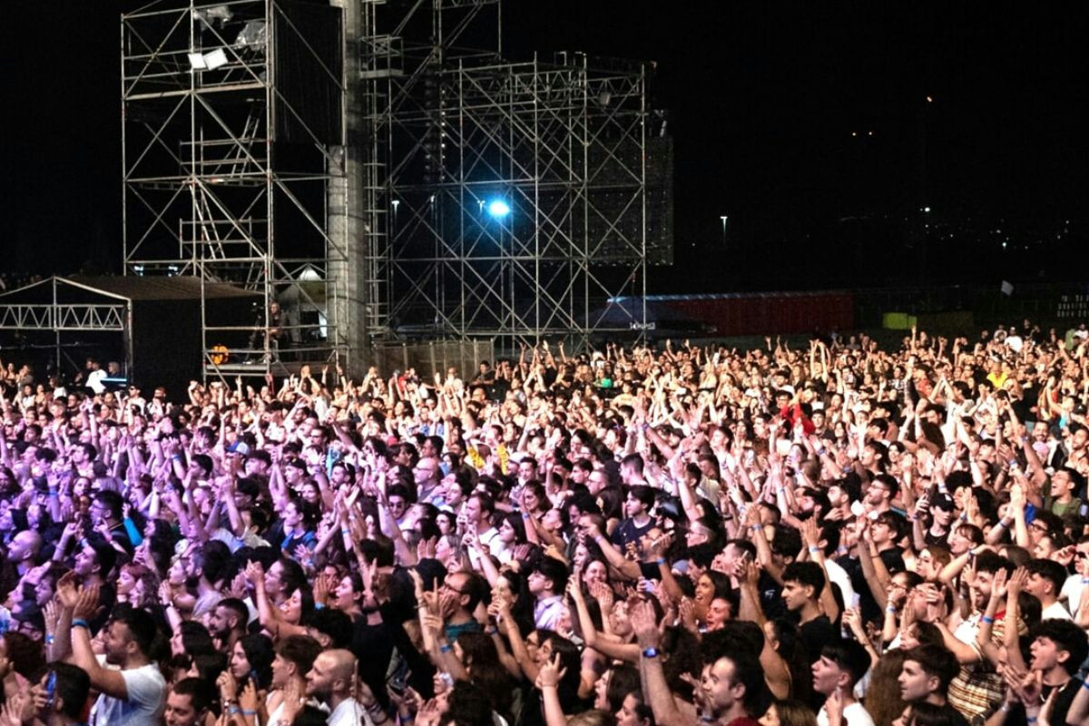 Roma domina il panorama musicale italiano superando Milano con un primato storico